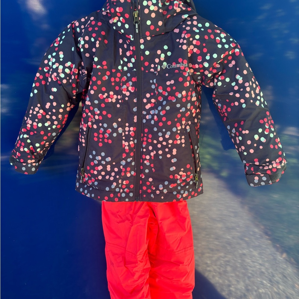 Columbia Girls’ Bugaboo II winter coat and matching snow pant bibs. EUC.